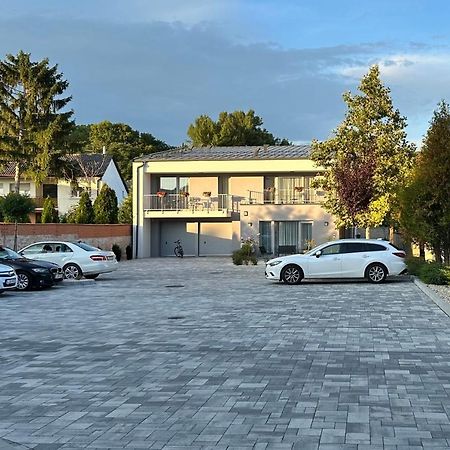 Linden Apartman 106 - Adults Only Mosonmagyarovar Luaran gambar