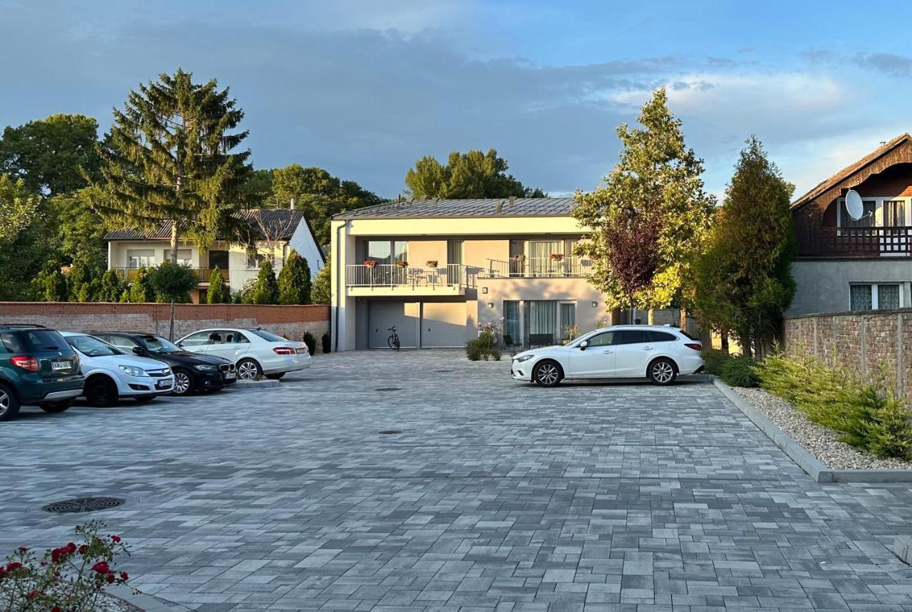 Linden Apartman 106 - Adults Only Mosonmagyarovar Luaran gambar