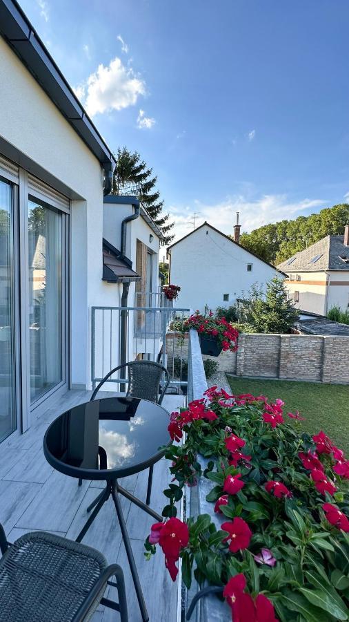 Linden Apartman 106 - Adults Only Mosonmagyarovar Luaran gambar