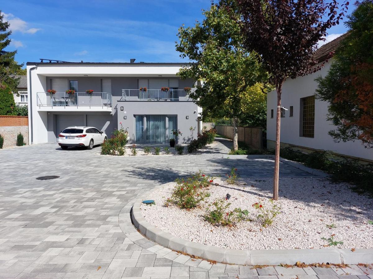 Linden Apartman 106 - Adults Only Mosonmagyarovar Luaran gambar