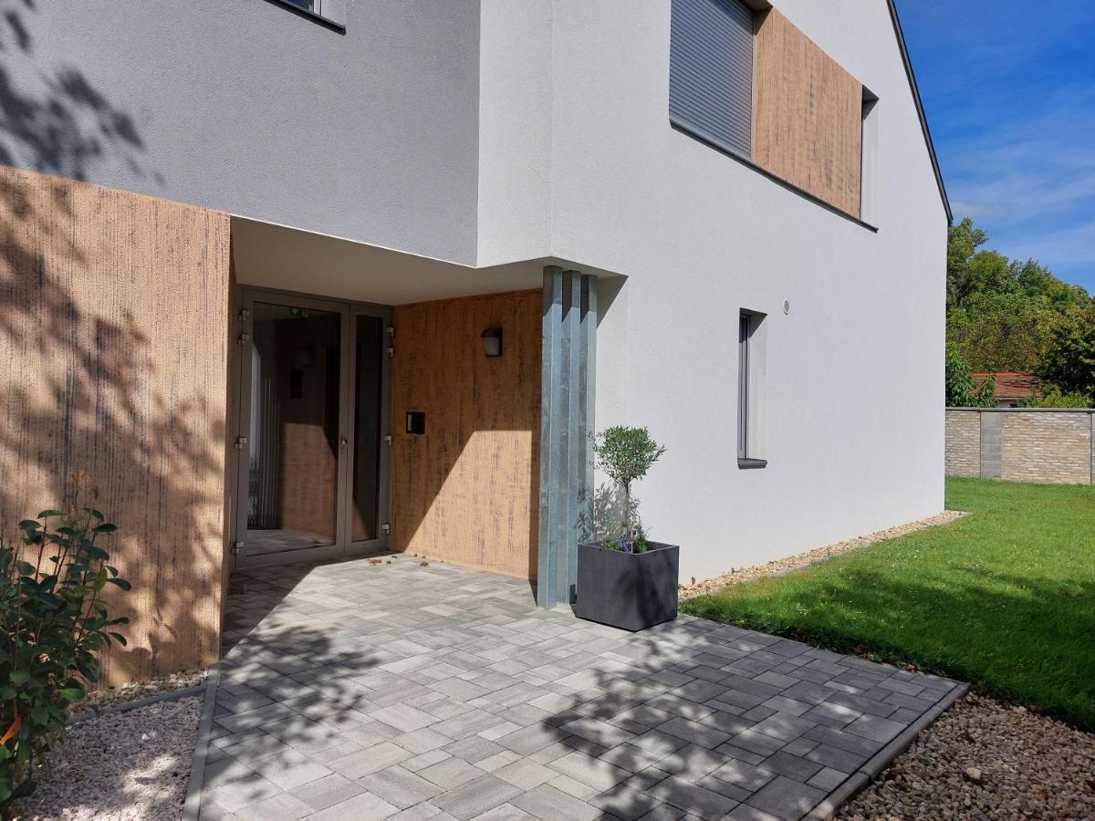 Linden Apartman 106 - Adults Only Mosonmagyarovar Luaran gambar