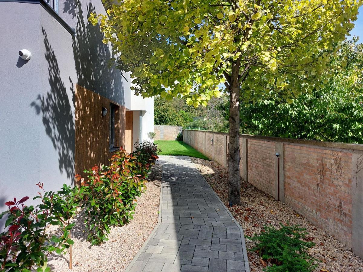 Linden Apartman 106 - Adults Only Mosonmagyarovar Luaran gambar